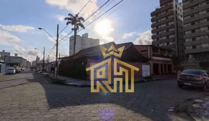 Casa de 3 quartos no bairro de Aviação em Praia Grande - SP
