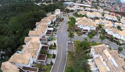 Casa para Venda em Santana de Parnaíba, Alphaville, 3 dormitórios, 1 suíte, 3 banheiros, 2 vagas