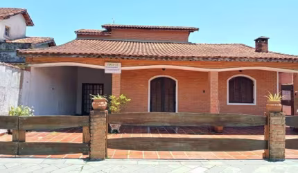 Casa com 4 dormitórios à venda, 286 m² por R$ 392.200,00 - Jardim Regina - Itanhaém/SP