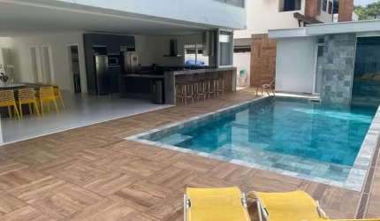 Sobrado novo para locação com 6 suítes em Riviera e São Lourenço