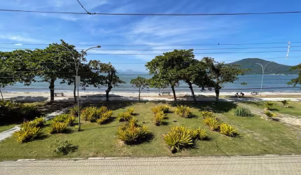 Casa com 2 quartos à venda na Barra da Lagoa, Ubatuba  por R$ 2.500.000