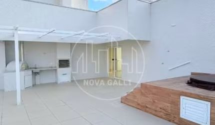 Cobertura com 3 quartos à venda na Praia Grande, Ubatuba  por R$ 2.100.000
