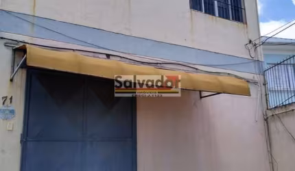 Imóvel Comercial na Praça da Árvore