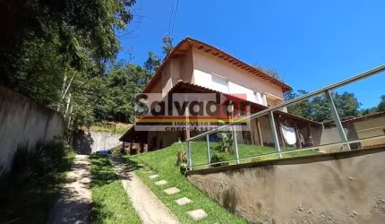 Chácara com Casa Assobradada em Jundiaizinho  -  Atibaia