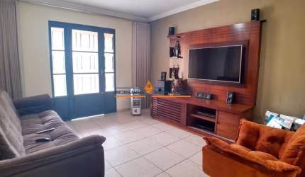 Casa com 3 quartos à venda na Mantiqueira, Belo Horizonte  por R$ 790.000