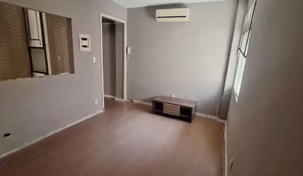 Apartamento na Rua Emília Nunes Costa, Duque de Caxias, 2 quartos com 1 banheiro