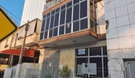 Apartamento Rua Felisbelo Freire, Ramos. 2 quartos mais dependência. 2 vagas.
