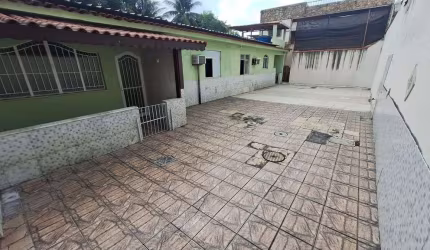 Terreno com 2 casas, Centro de Nova Iguaçu. 5 minutos do Top Shopping e Dutra.