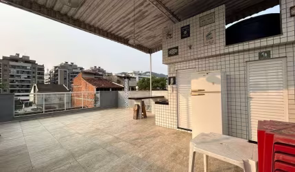 Casa na Freguesia, 4 quartos, 3 suítes, 2 vagas, Terração com churrasqueira.