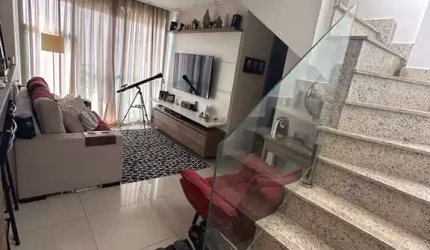 Cobertura a venda na Aroazes, com 3 quartos todo mobiliada. Piscina.