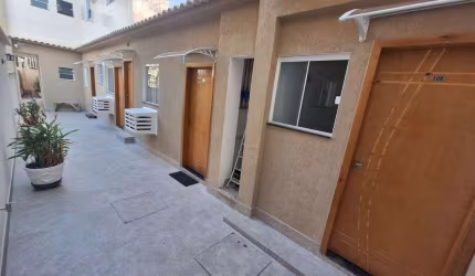 Kitnet/Conjudado. Sala com cozinha, 1 quartos, Área externa. Todo reformado.