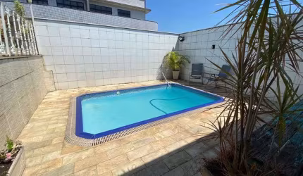 Cobertura com 5 quartos, 1 vaga, Piscina e área gourmet. Varandão.