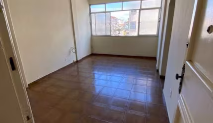 Avenida Bras de Pinha, 2 quartos, sala, cozinha e área de serviço. Vila da Penha