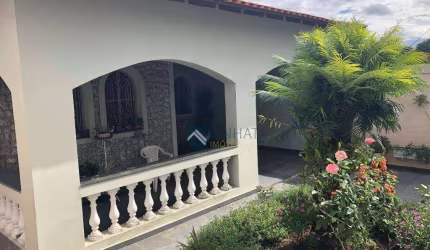 Casa a venda em bairro residencial