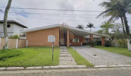 Casa em Condomínio para Venda em Guarujá, Jardim Acapulco, 4 dormitórios, 4 suítes, 6 banheiros, 2 vagas