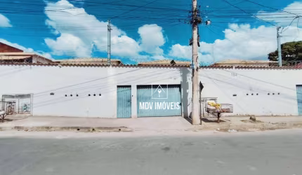Casa 2 Quartos com belíssimo acabamento e armários planejados nos 2 quartos no São Benedito em Santa Luzia-MG