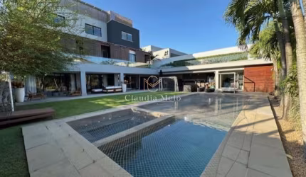 CASA CONTEMPORÂNEA COM LAZER COMPLETO EM CONDOMINIO ALTO PADRÃO NA BARRA DA TIJUCA