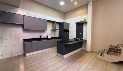 Casa com 3 dormitórios para Locação no Bairro Colonial em Indaiatuba!!!