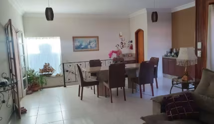 Casa linda no Jd. Aurora em Indaiatuba, com 3 dormitórios, para venda.