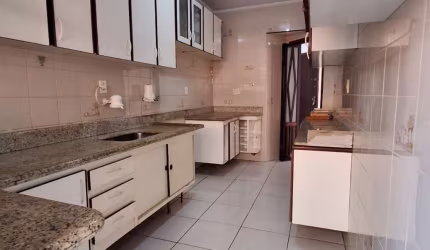 Espaçoso apartamento em excelente localização!