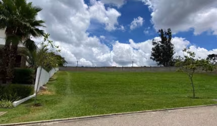 Terreno aclive à venda, 788m² no Condomínio Alphaville 2 - Estuda Permuta