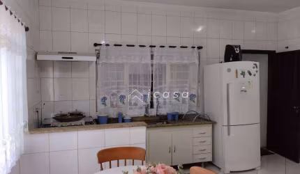 Casa com 4 dormitórios à venda, 220 m² por R$ 820.000,00 - Vila Resende - Caçapava/SP