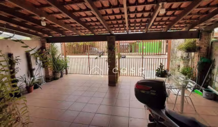 Sobrado com 6 dormitórios à venda, 312 m² por R$ 800.000,00 - Jardim Jaqueira - Caraguatatuba/SP