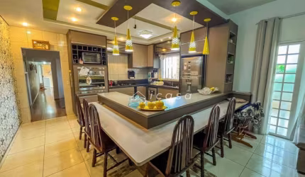 Sobrado com 7 dormitórios à venda, 270 m² por R$ 1.050.500,00 - Jardim Oriente - São José dos Campos/SP