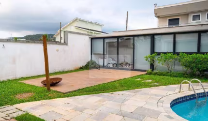 Casa com 3 dormitórios à venda, 350 m² por R$ 1.800.000,00 - Acapulco - Guarujá/SP