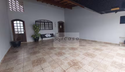 Casa com 3 dormitórios à venda, 216 m² por R$ 750.000,00 - Vila Pantaleão - Caçapava/SP