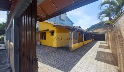 Casa com 1 dormitório à venda, 160 m² por R$ 690.000,00 - Caraguá - Caraguatatuba/SP