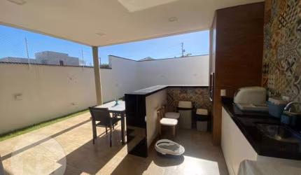 Casa com 3 dormitórios para alugar, 150 m² por R$ 6.925,00/mês - Condomínio Terras do Vale - Caçapava/SP
