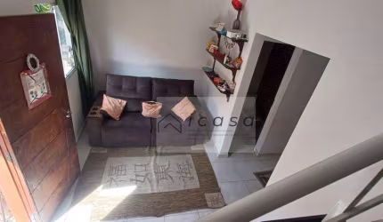 Sobrado com 2 dormitórios à venda, 62 m² por R$ 270.000,00 - Jardim Mesquita - Jacareí/SP