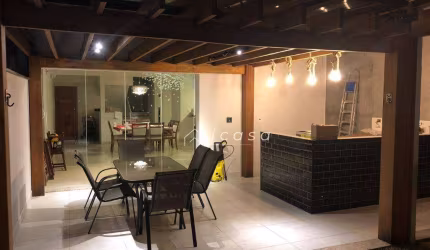 Casa com 3 dormitórios à venda, 250 m² por R$ 850.000,00 - Village das Flores - Caçapava/SP