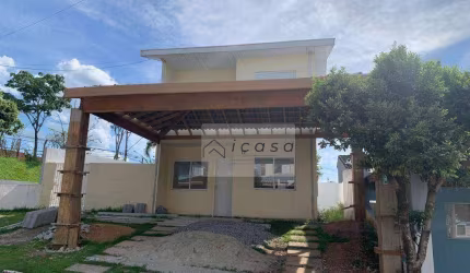 Sobrado com 3 dormitórios à venda, 160 m² por R$ 580.000,00 - Condomínio Villaggio Righi - Caçapava/SP