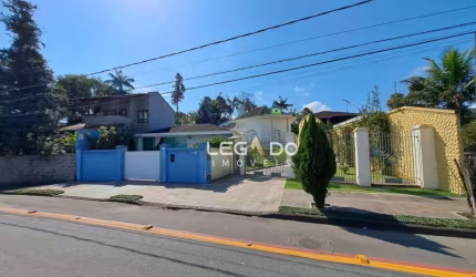 Casa com 4 dormitórios à venda, 238 m² por R$ 1.800.000,00 - Bom Retiro - Joinville/SC