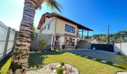 Sobrado com 4 dormitórios à venda, 370 m² por R$ 990.000,00 - Boehmerwald - Joinville/SC