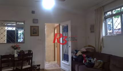 Sobrado para venda ou locação no Bairro Campo Grande em Santos.