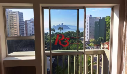 Excelente imóvel de frente para praça à 200 metros da praia