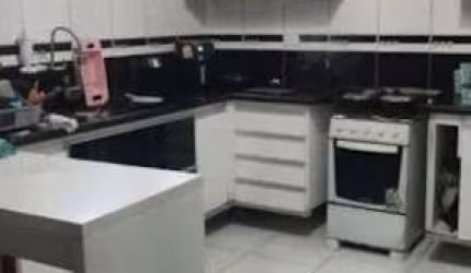 Sobrado com 3 dormitórios à venda, 216 m² por R$ 500.000,00 - Castelo - Santos/SP