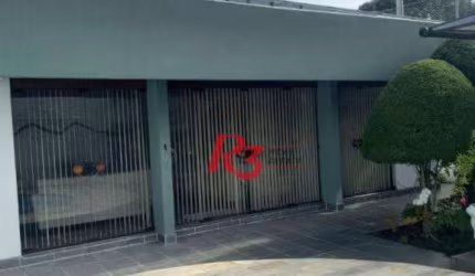 Excelente casa com 4 dormitórios à50 metros da praia da enseada no Guarujá