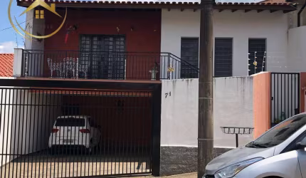 Sobrado à venda em Valinhos, Santa Marina, com 3 quartos, com 183 m²