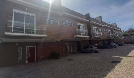 Sobrado à venda em Campinas, Parque Taquaral, com 3 suítes, com 174 m², Condomínio Quinta de Miranda