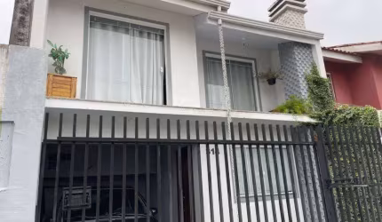 Casa com 2 quartos à venda na Rua Heitor Berleze, 000, Costeira, São José dos Pinhais por R$ 530.000