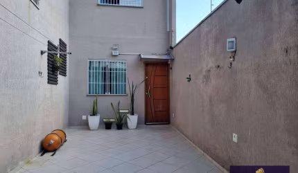 Sobrado com 2 dormitórios à venda, 79 m² por R$ 480.000,00 - Vila Ivone - São Paulo/SP