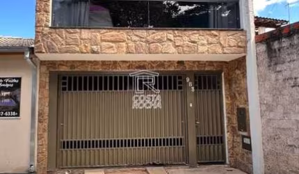 Casa com 3 dormitórios à venda, 300 m² por R$ 600.000,00 - Jardim Santa Efigênia - Salto/SP