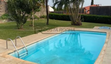 linda casa em condomínio fechado