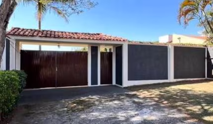 Casa com 2 dormitórios à venda, 216 m² por R$ 950.000,00 - Condomínio Haras São Luiz - Salto/SP