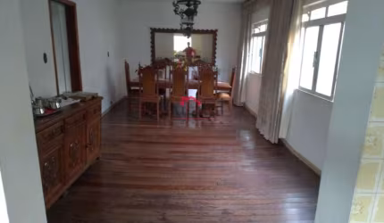 Casa com 3 suítes, 440 m² por R$ 1.100.000
