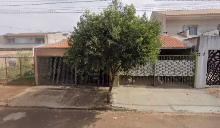 Ótima casa usada no California 3 quartos e suite